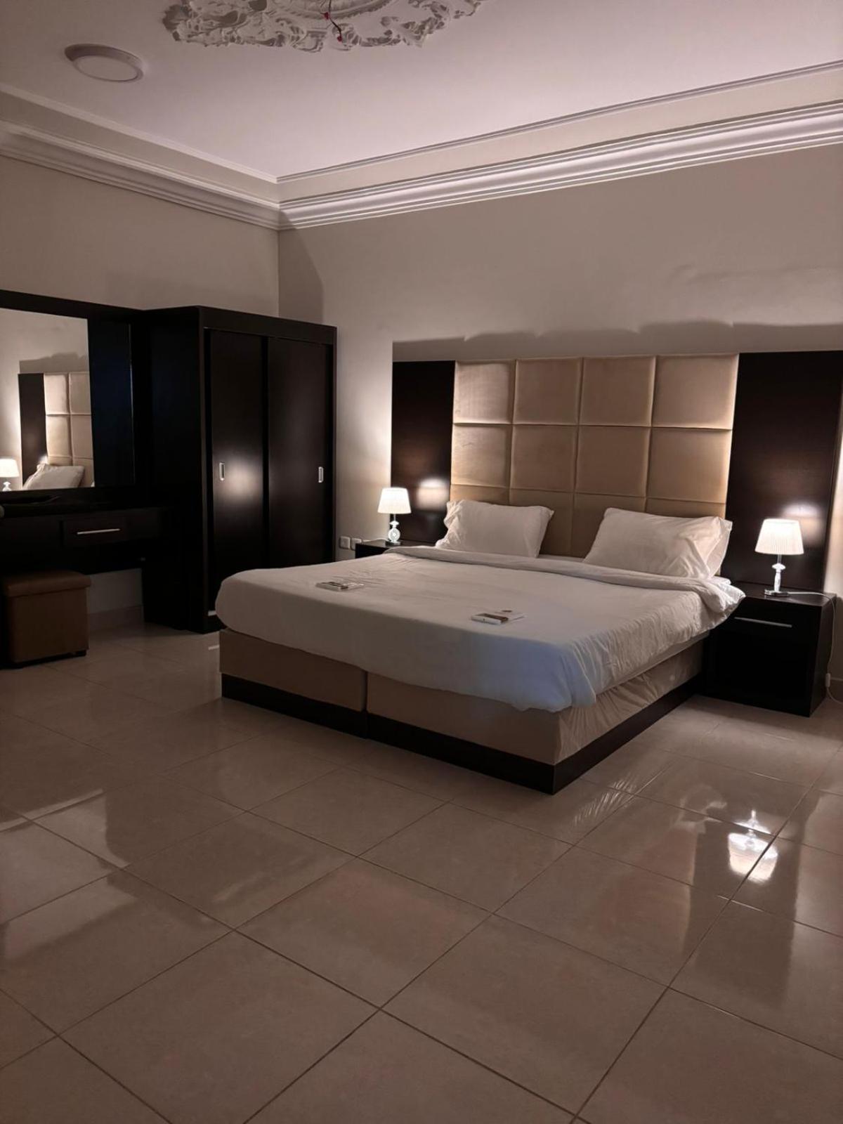 شقق بدور أرضي Medina Exteriör bild